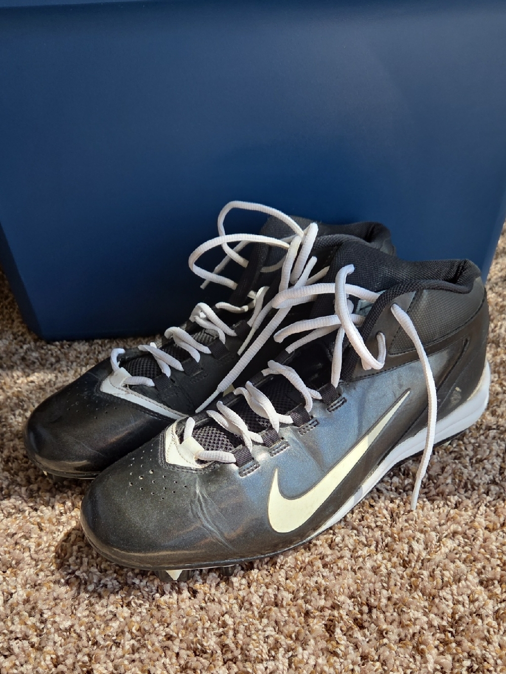 Nike Men’s Black and White High-Top Athletic Cleats